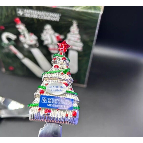 International Silver Company Christmas Holiday Cheer 4pc Spreader Set Santa NEW - Picture 8 of 10
